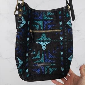 Lucky Brand Asha Bucket Bag Crossbody Purse Aztec Geometric Tapestry Slouch Blue